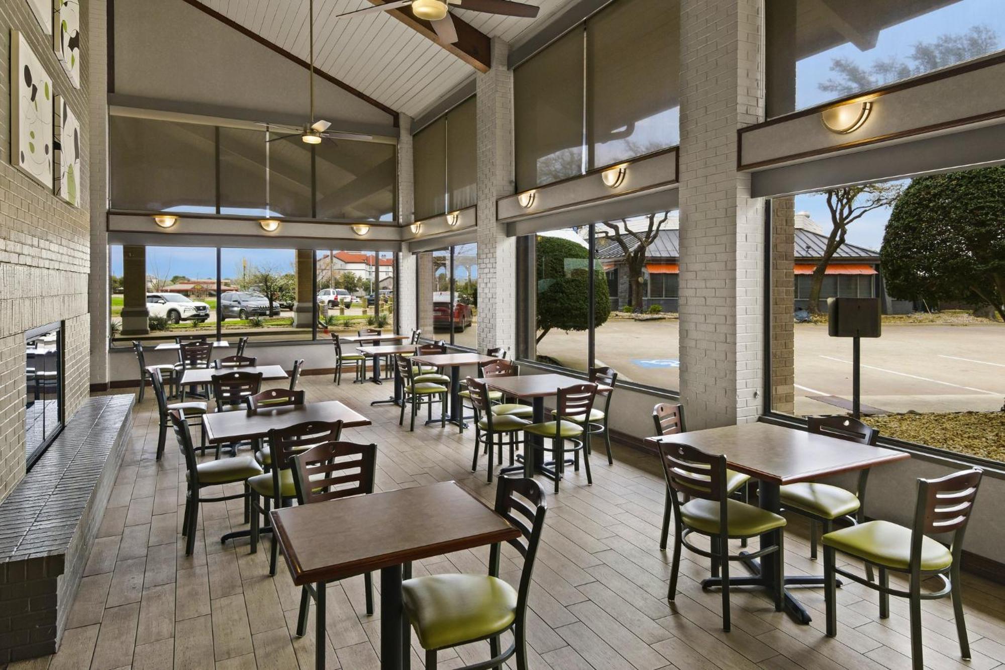 Irving Inn & Suites At Dfw Airport Kültér fotó